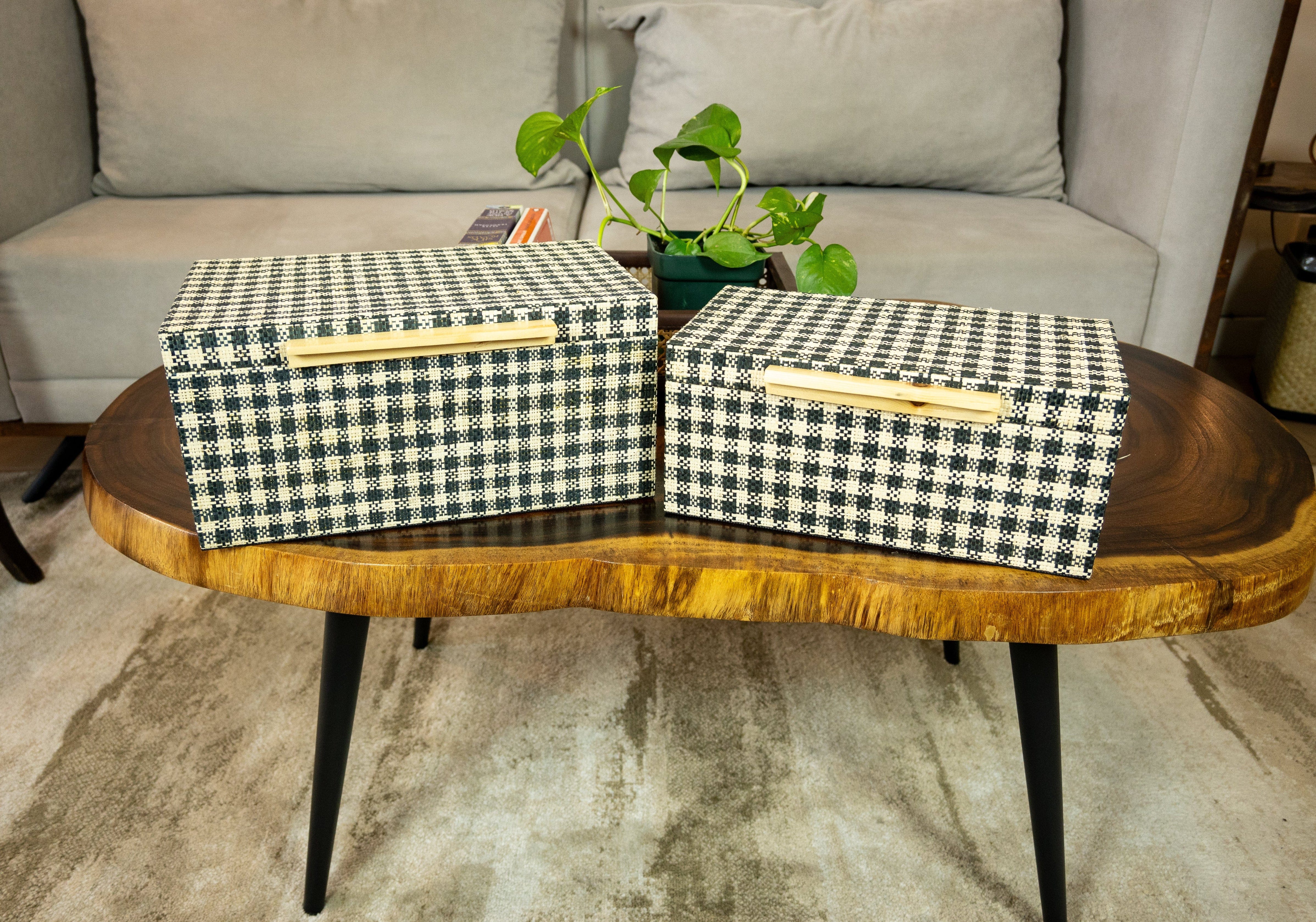 Storage Chest Set of 2 in Checkered Raffia