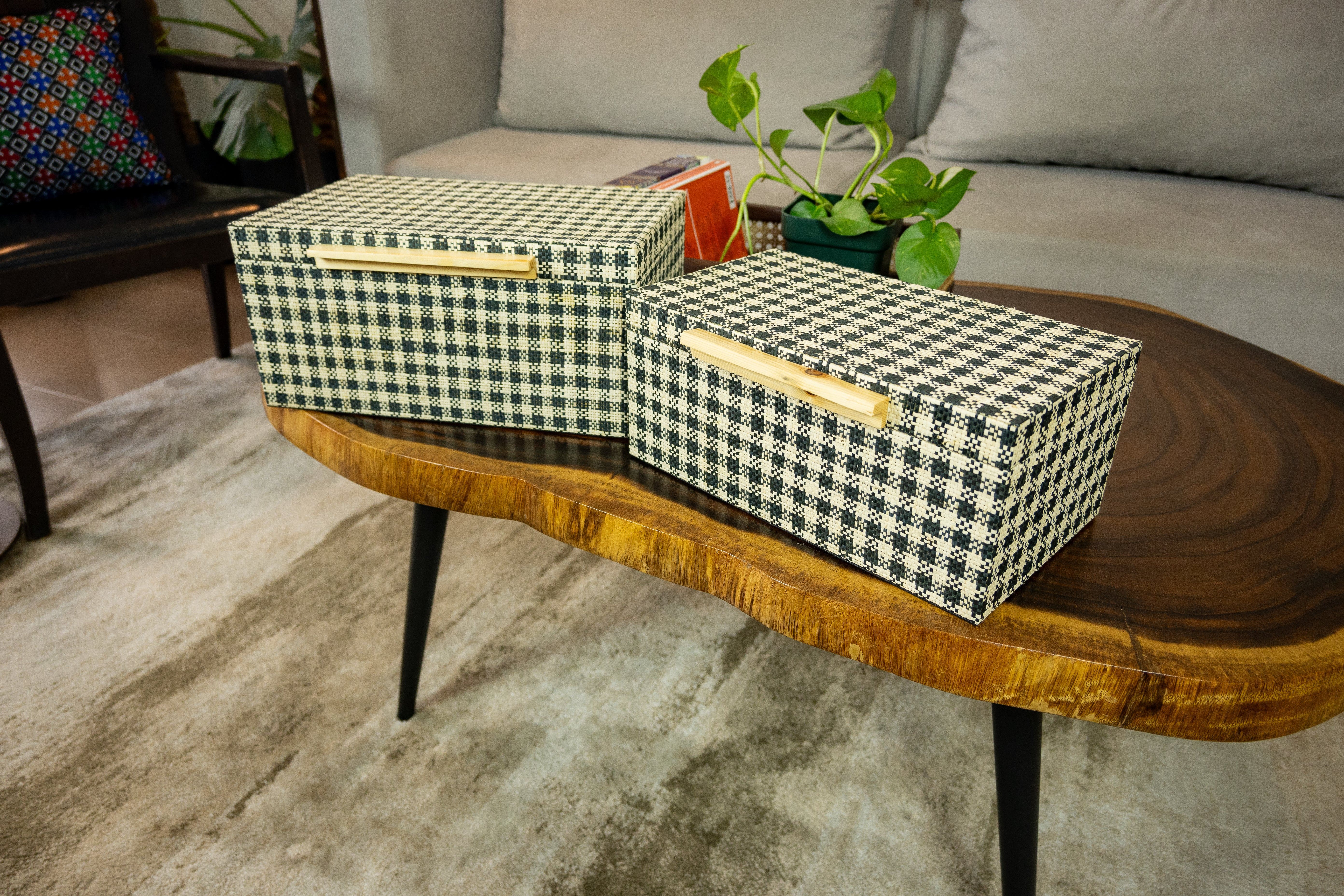 Storage Chest Set of 2 in Checkered Raffia