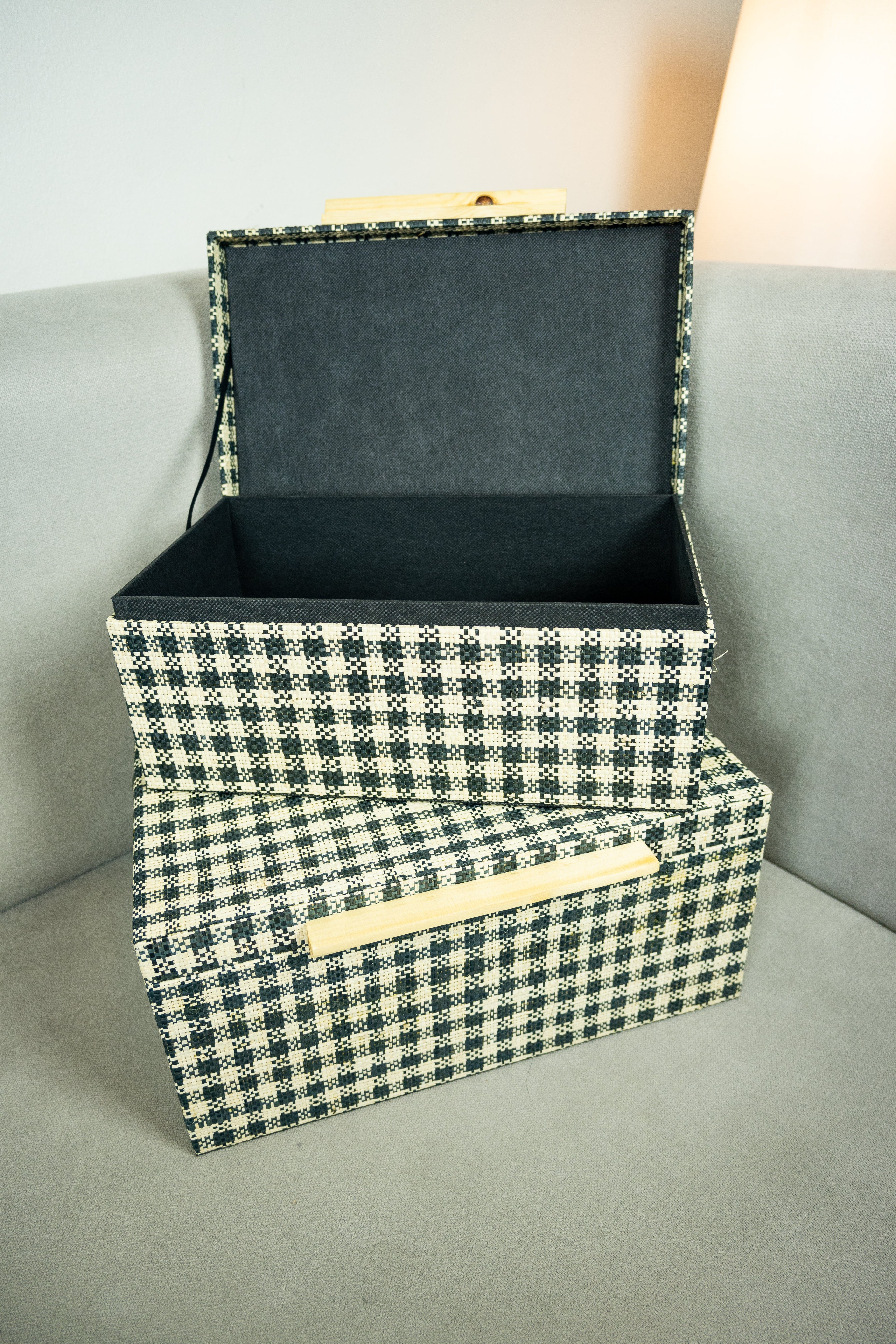 Storage Chest Set of 2 in Checkered Raffia