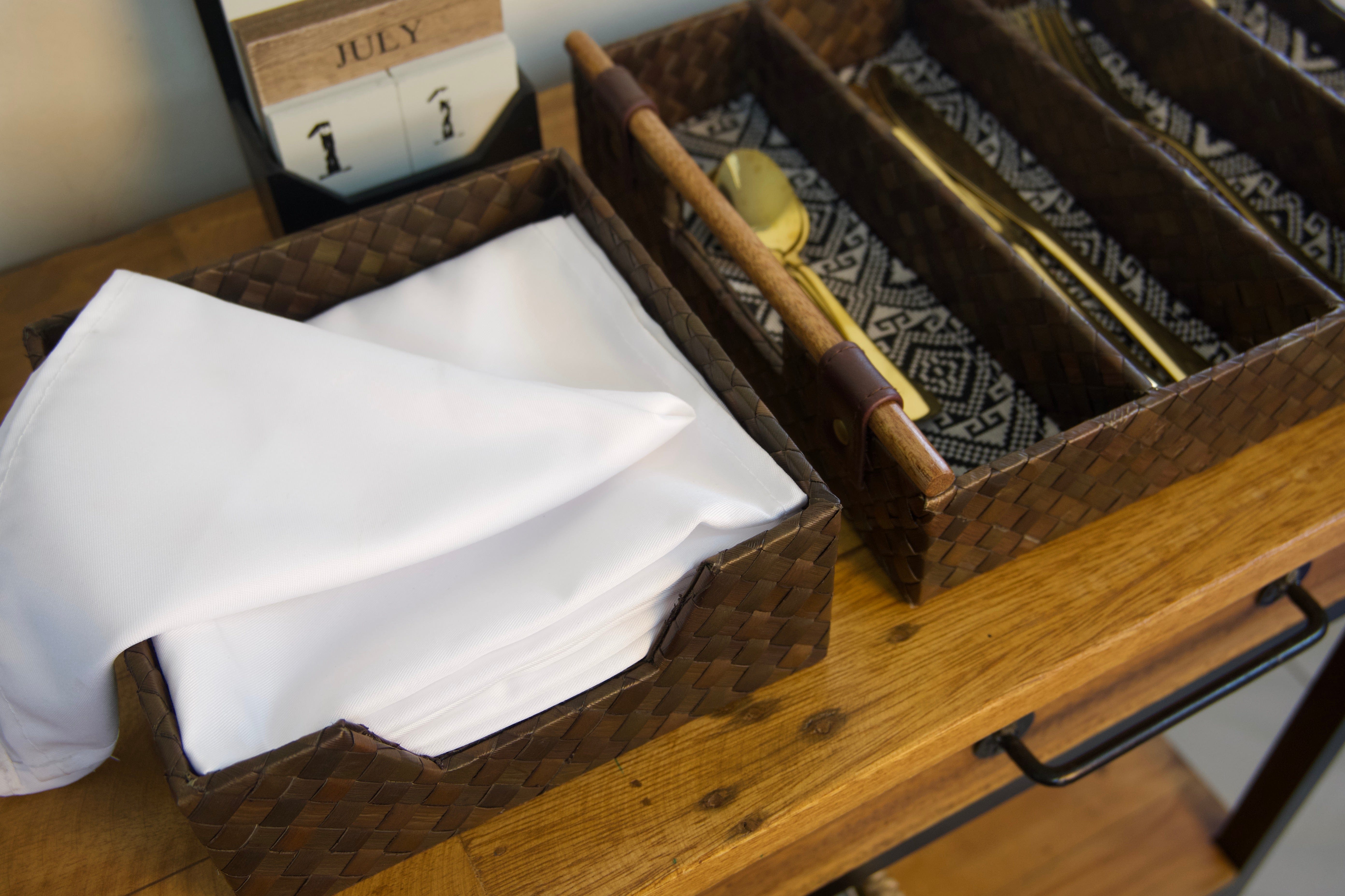 Brown Pandan Table Napkin Holder