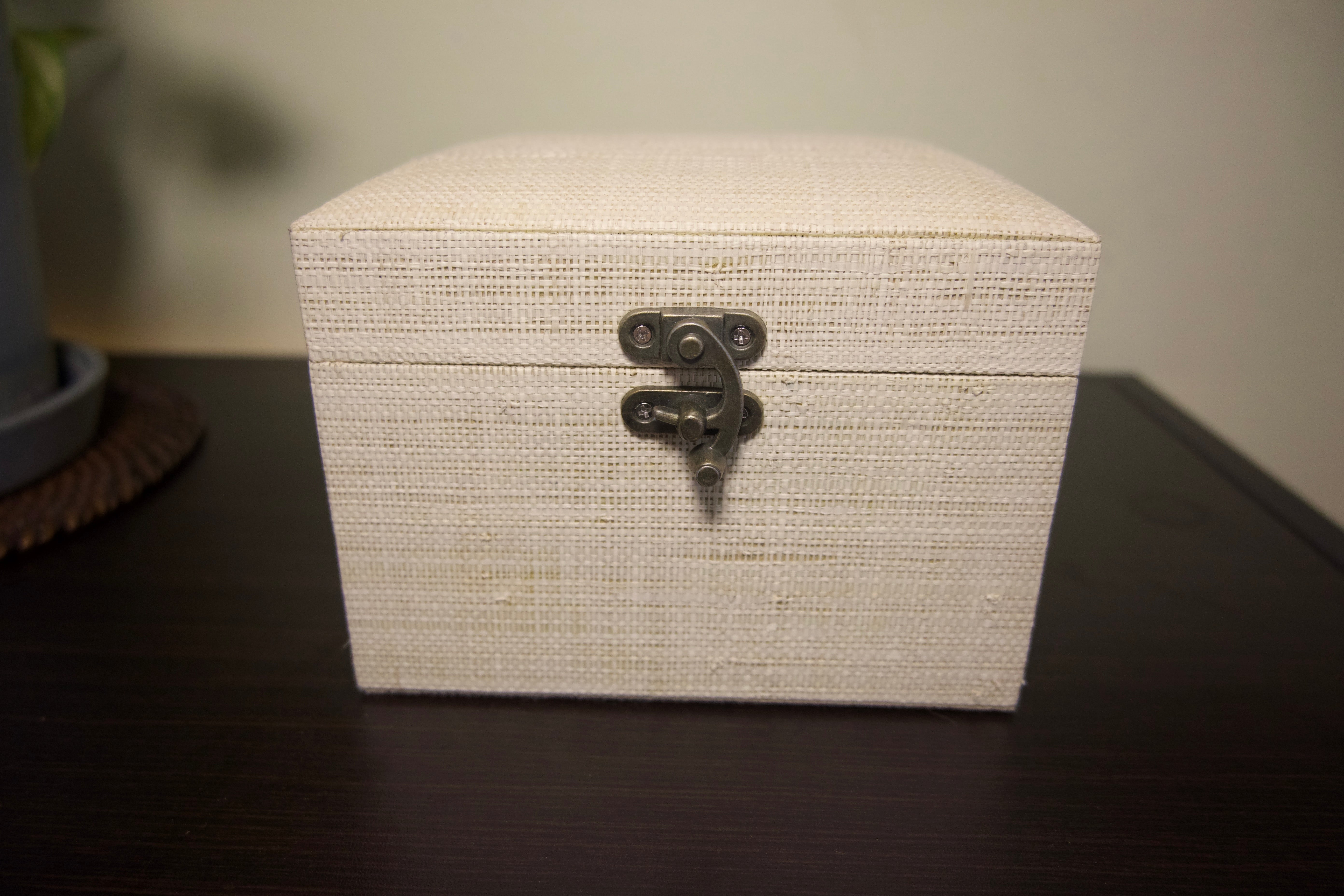 Jewelry Box Fine Raffia with Built-in Vanity Mirror