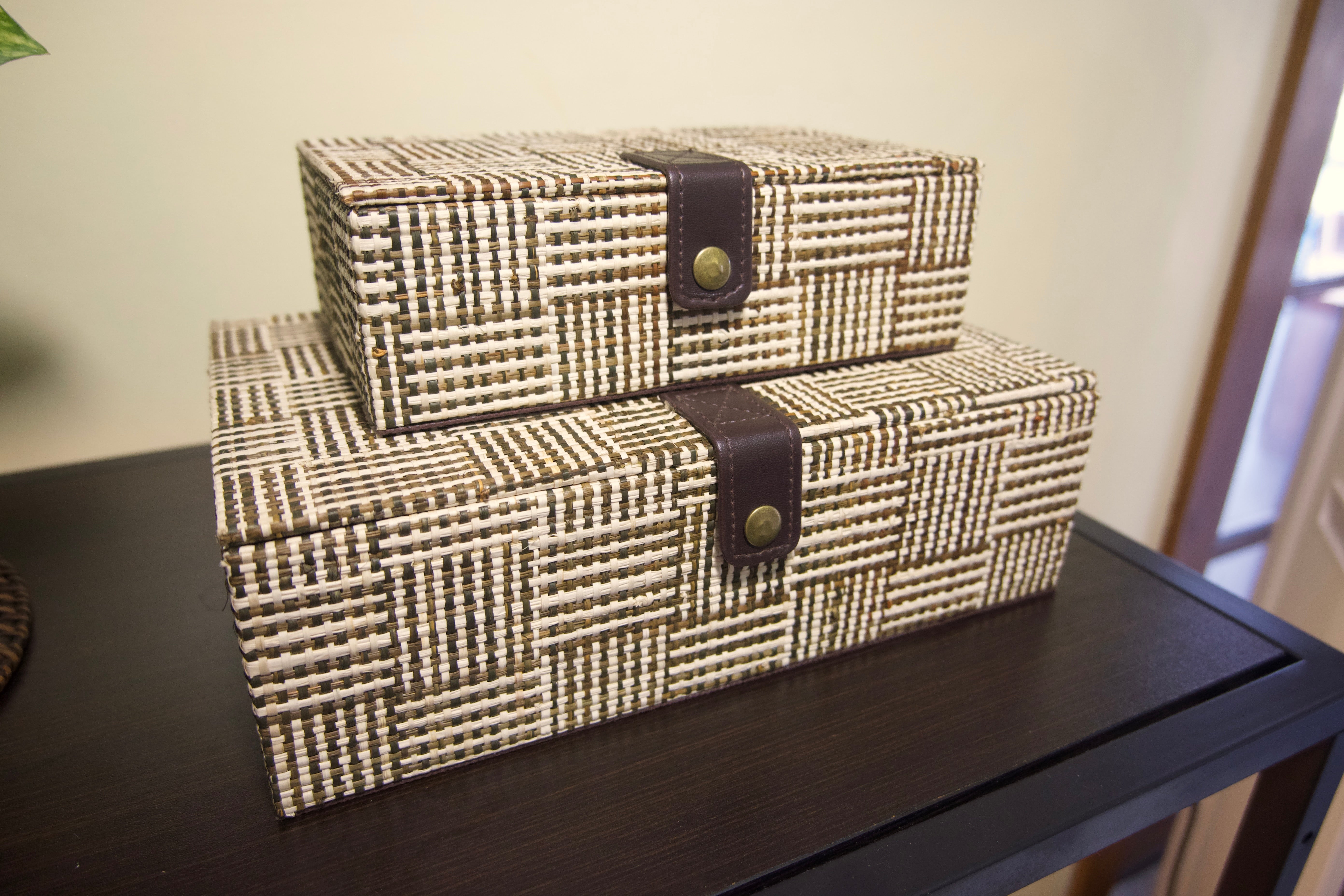Trinket box with Flat Lid Sariki Raffia