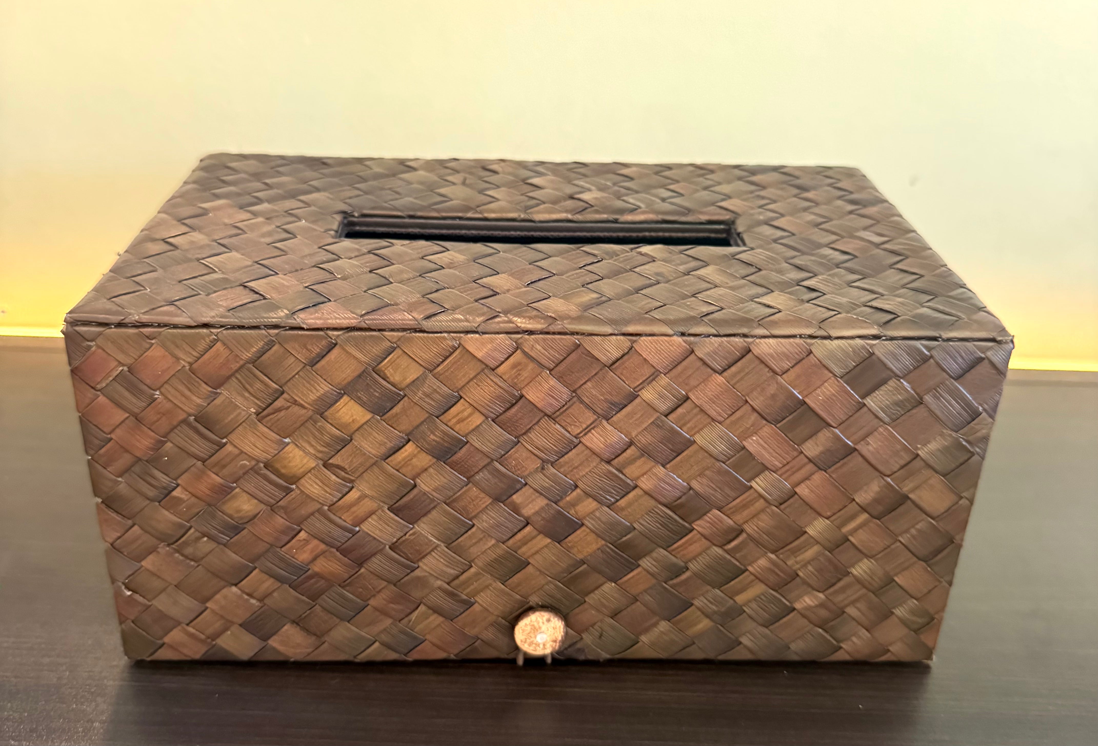 Tissue Box and Vanity Tray in Brown Pandan