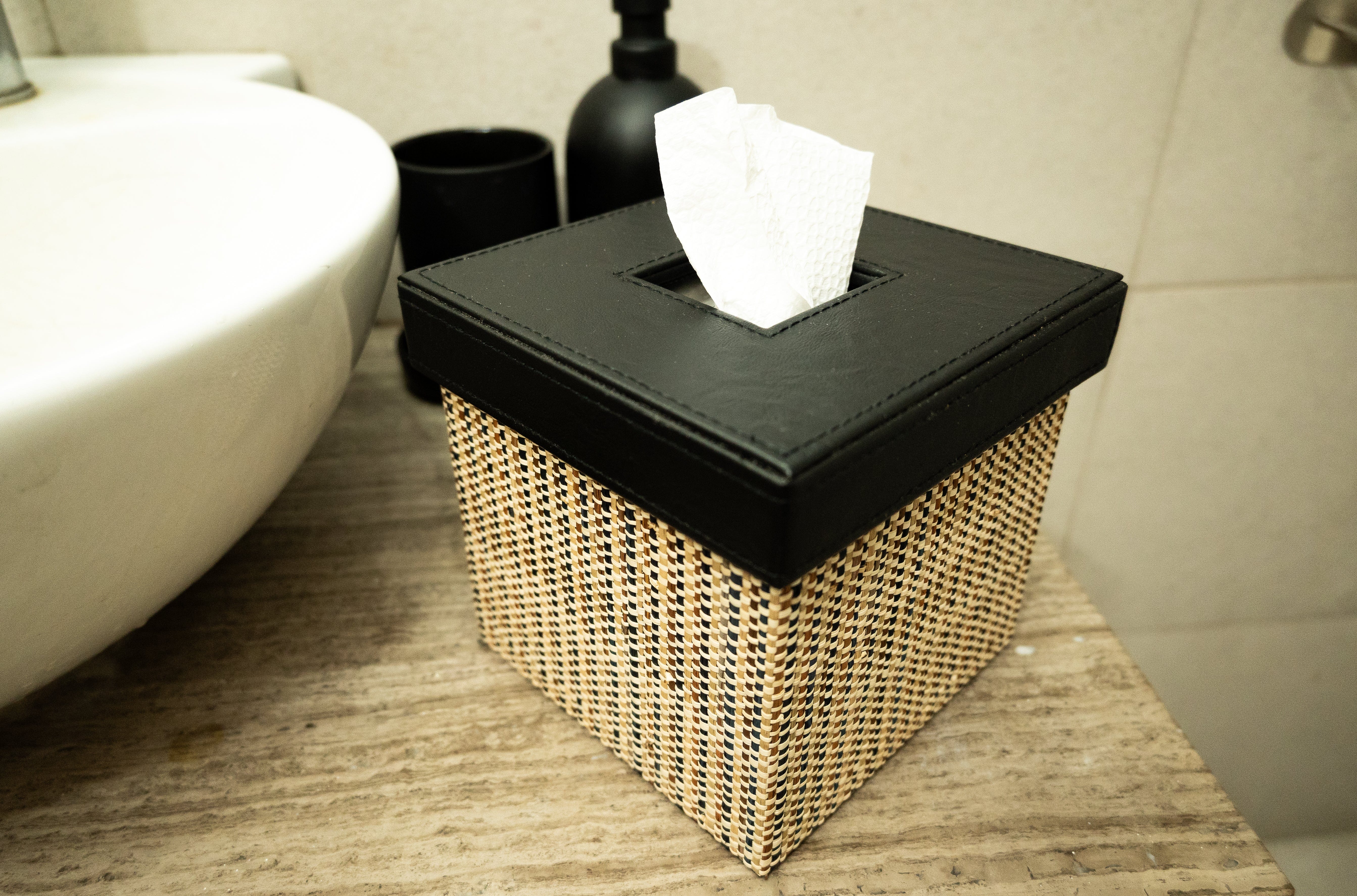 tissue holder