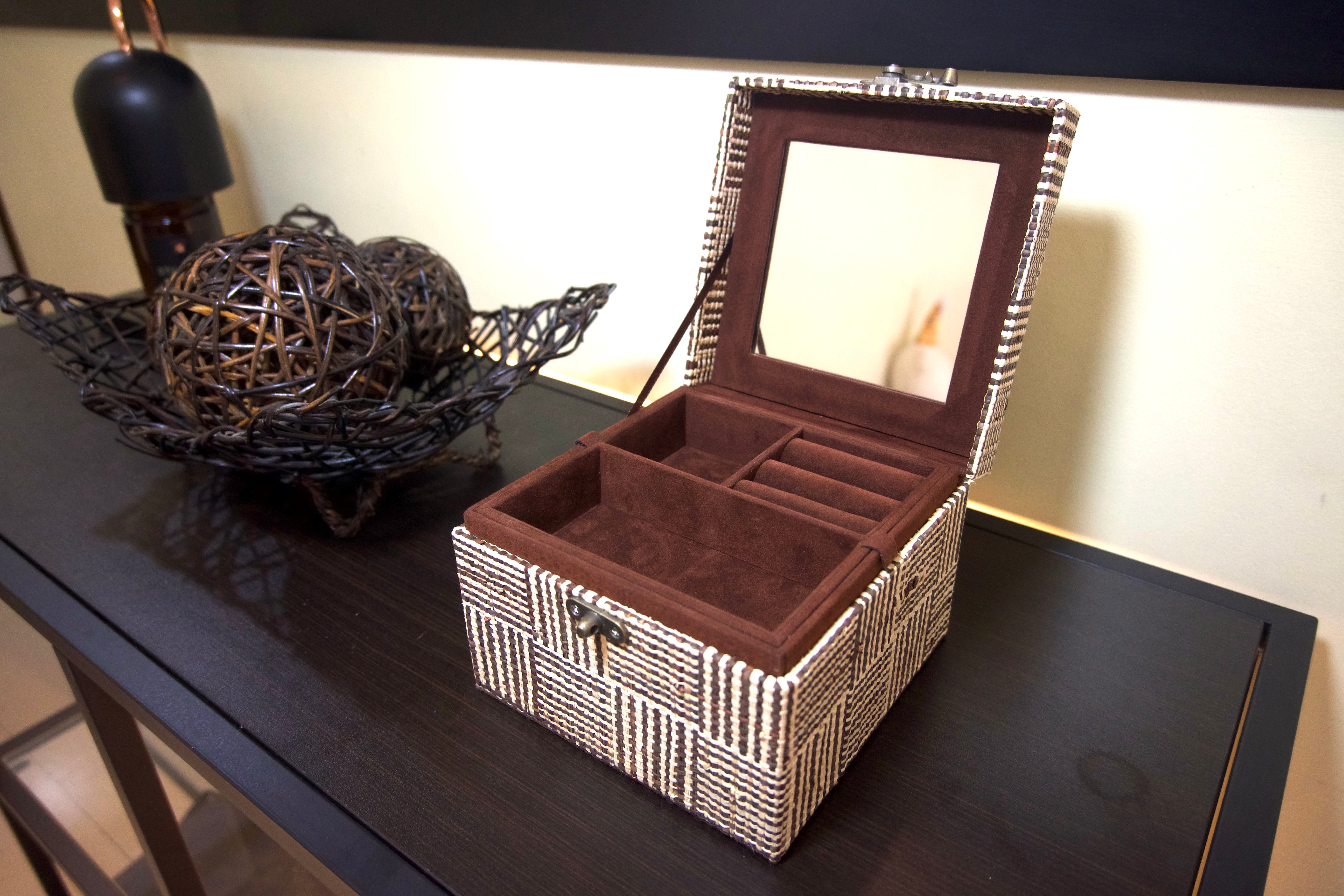 Jewelry Box Sariki Raffia with Built-In Vanity Mirror