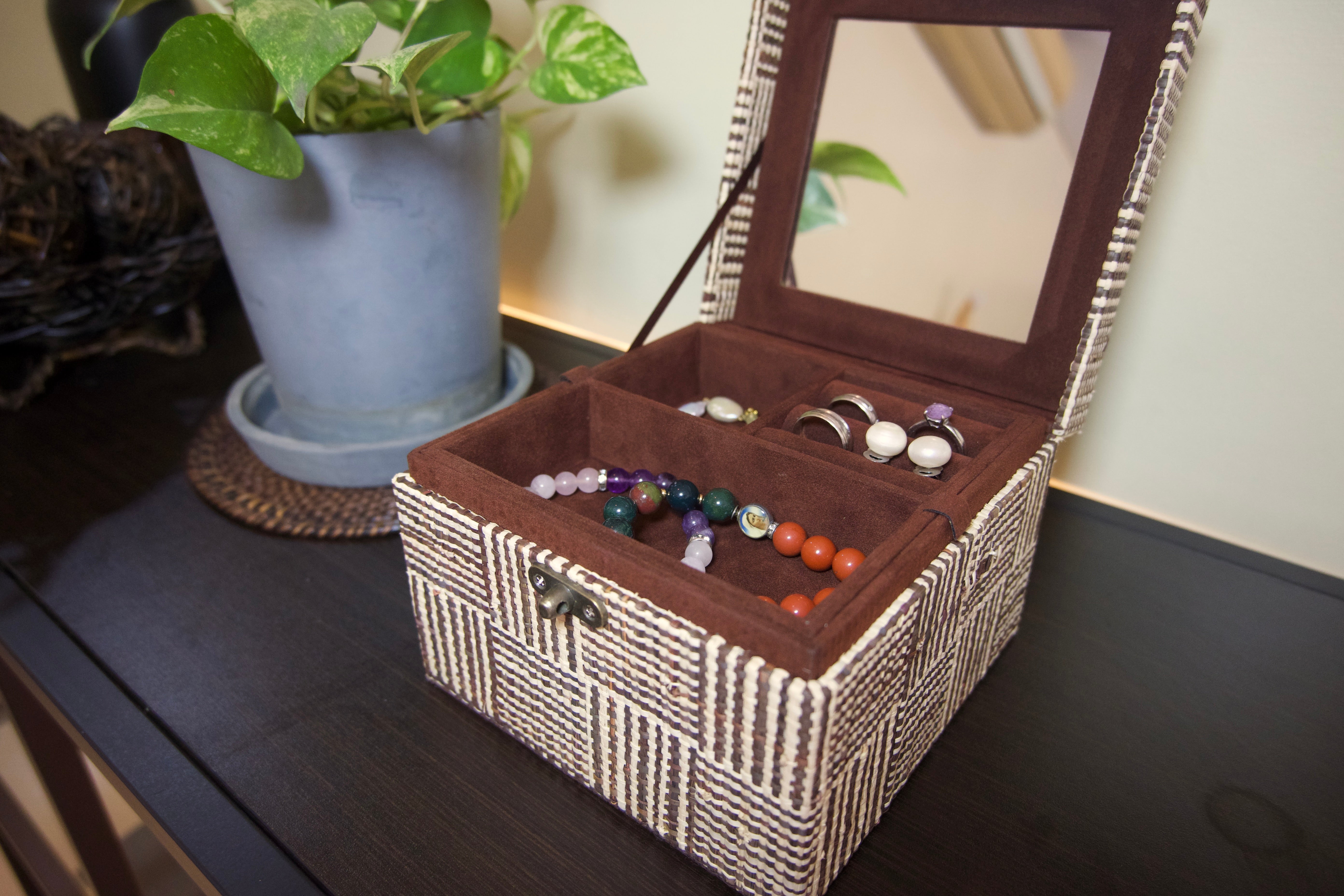 Jewelry Box Sariki Raffia with Built-In Vanity Mirror