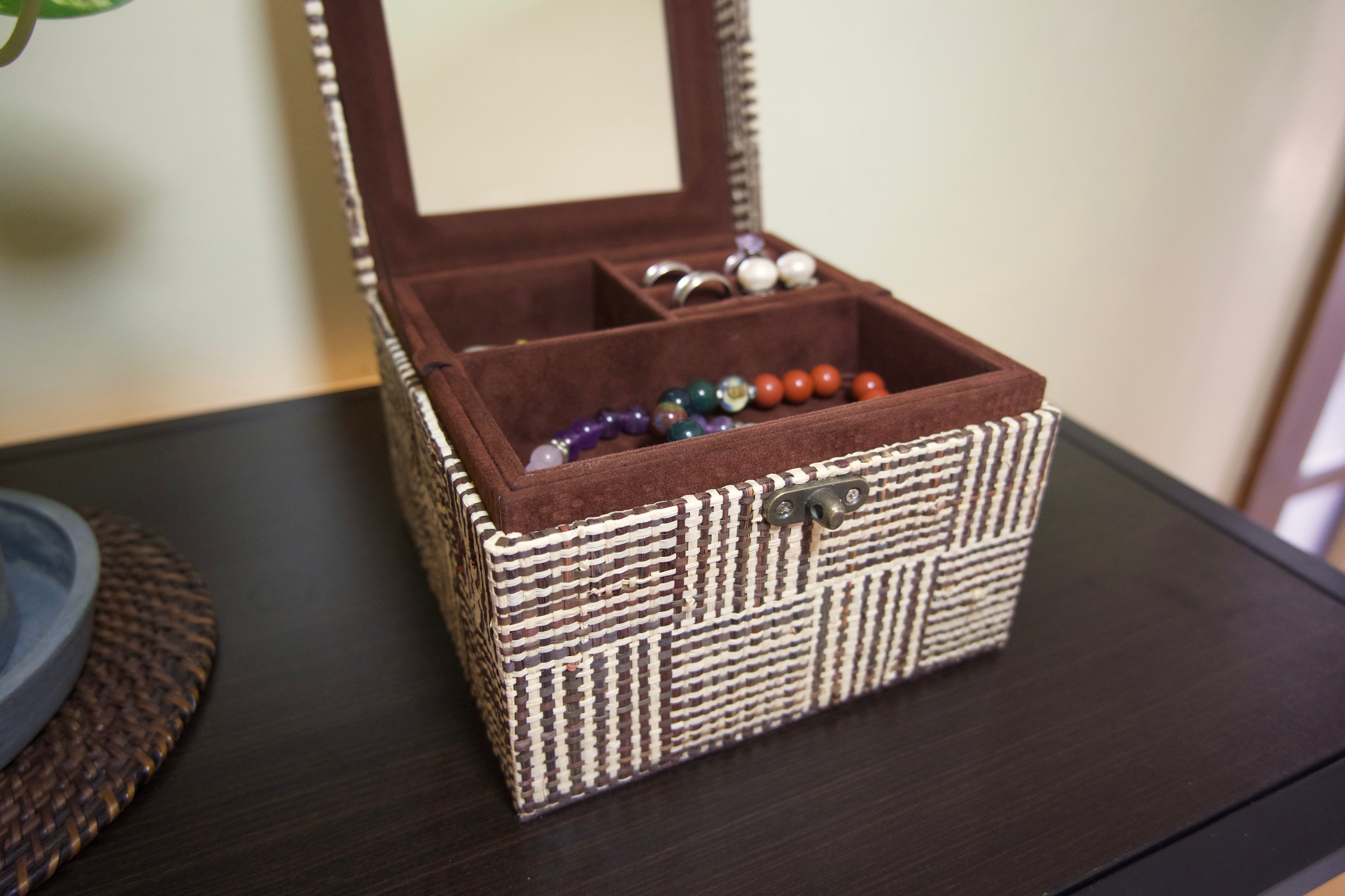 Jewelry Box Sariki Raffia with Built-In Vanity Mirror