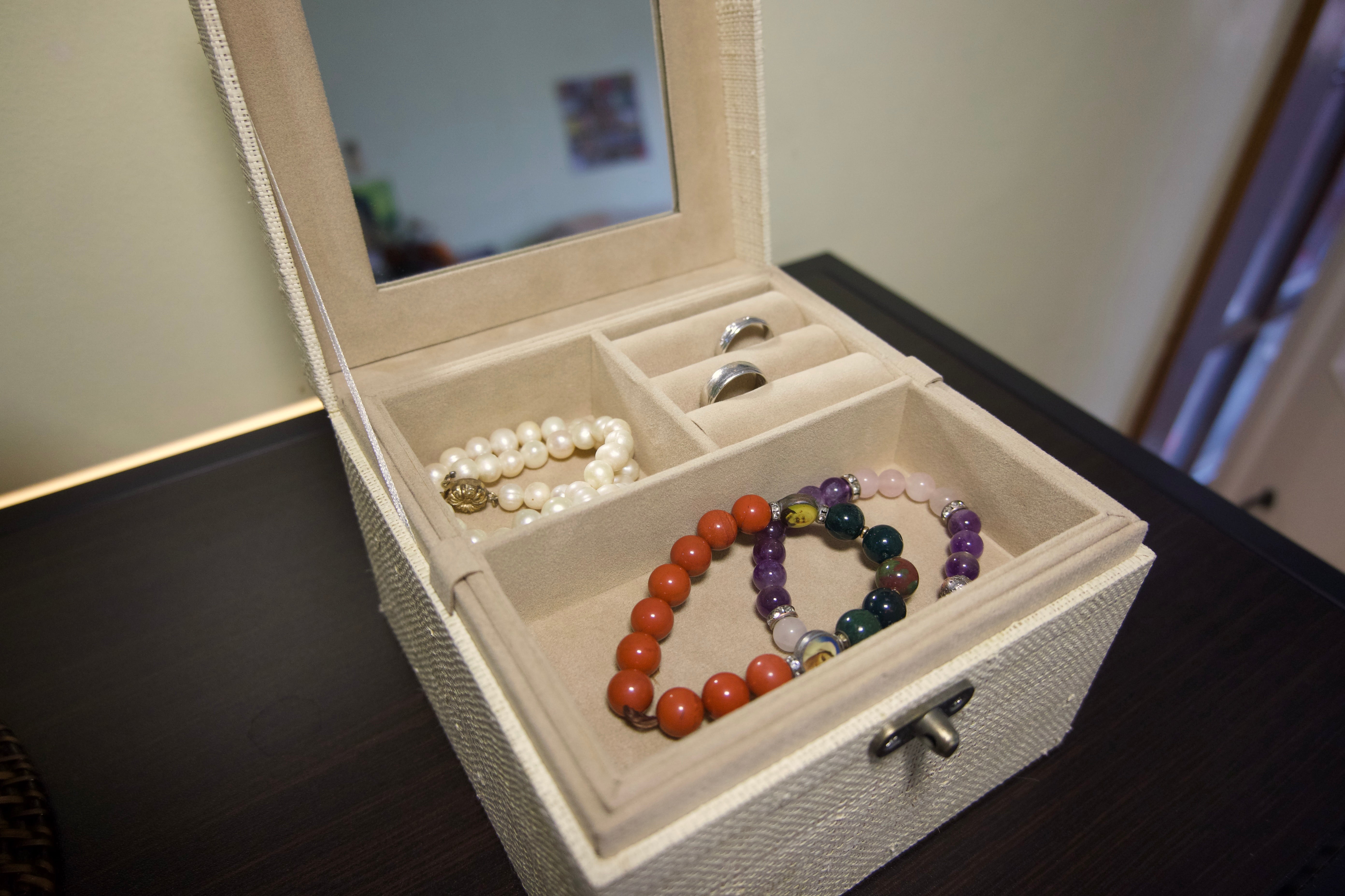 Jewelry Box Fine Raffia with Built-in Vanity Mirror