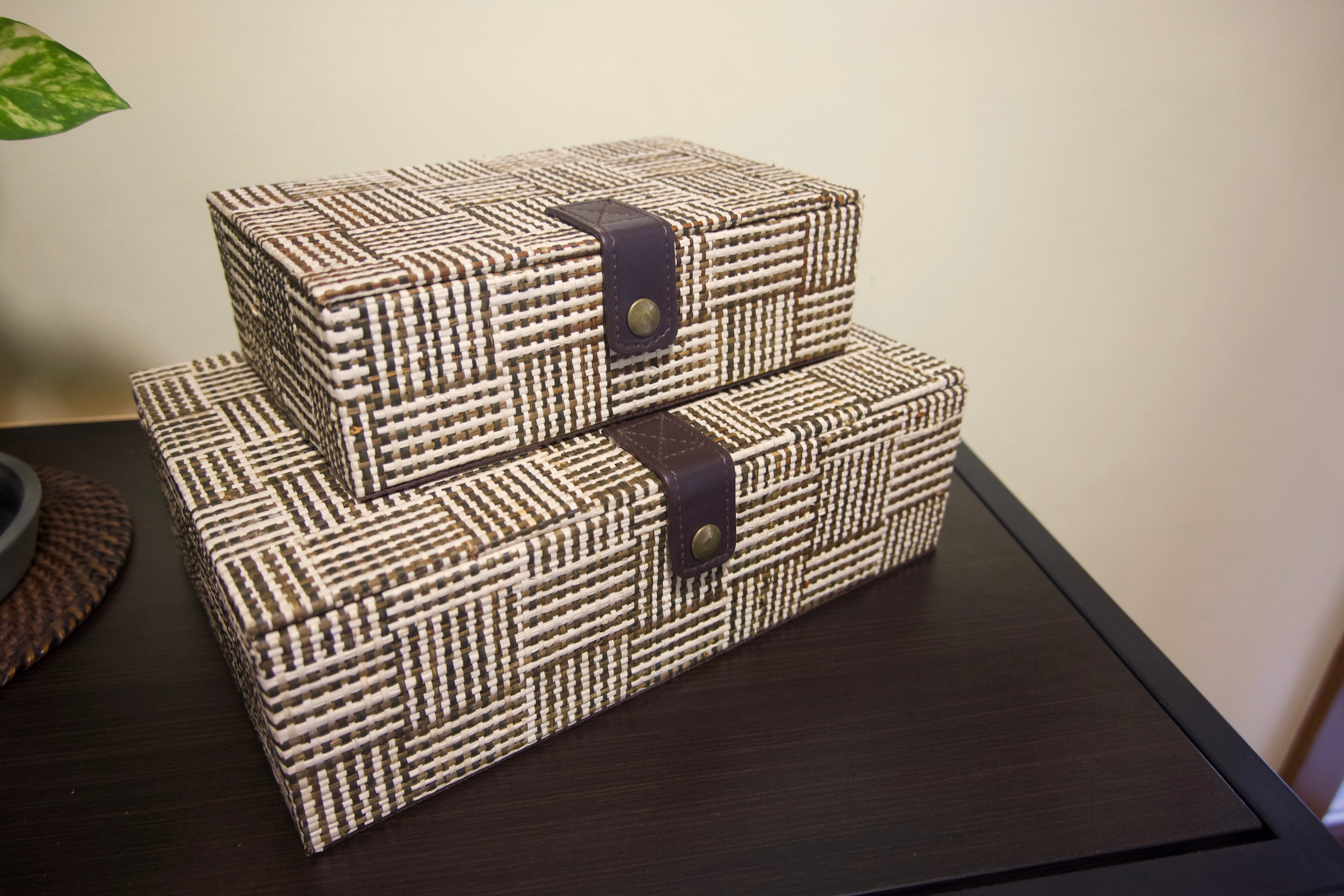 Trinket box with Flat Lid Sariki Raffia