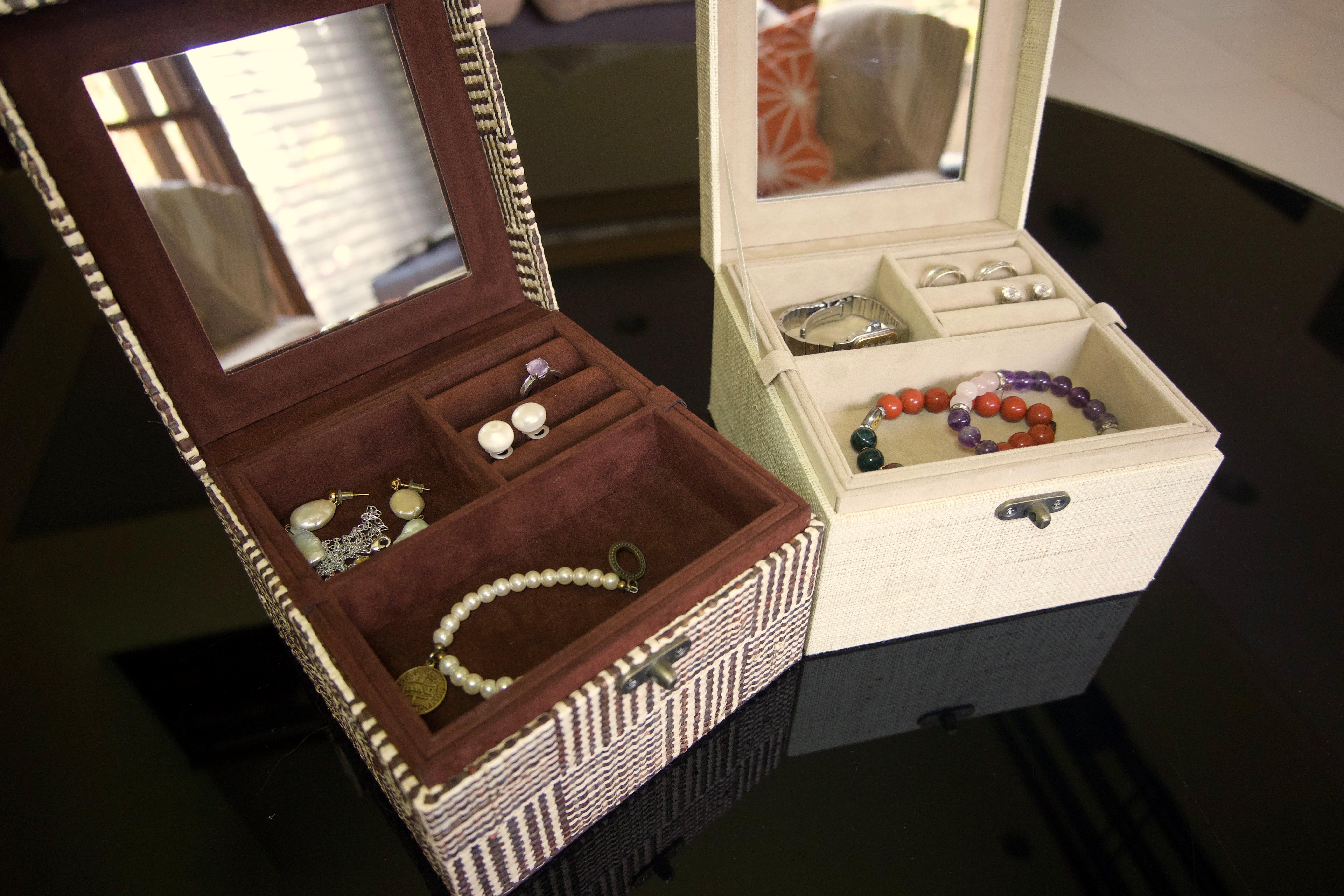 Jewelry Box Sariki Raffia with Built-In Vanity Mirror