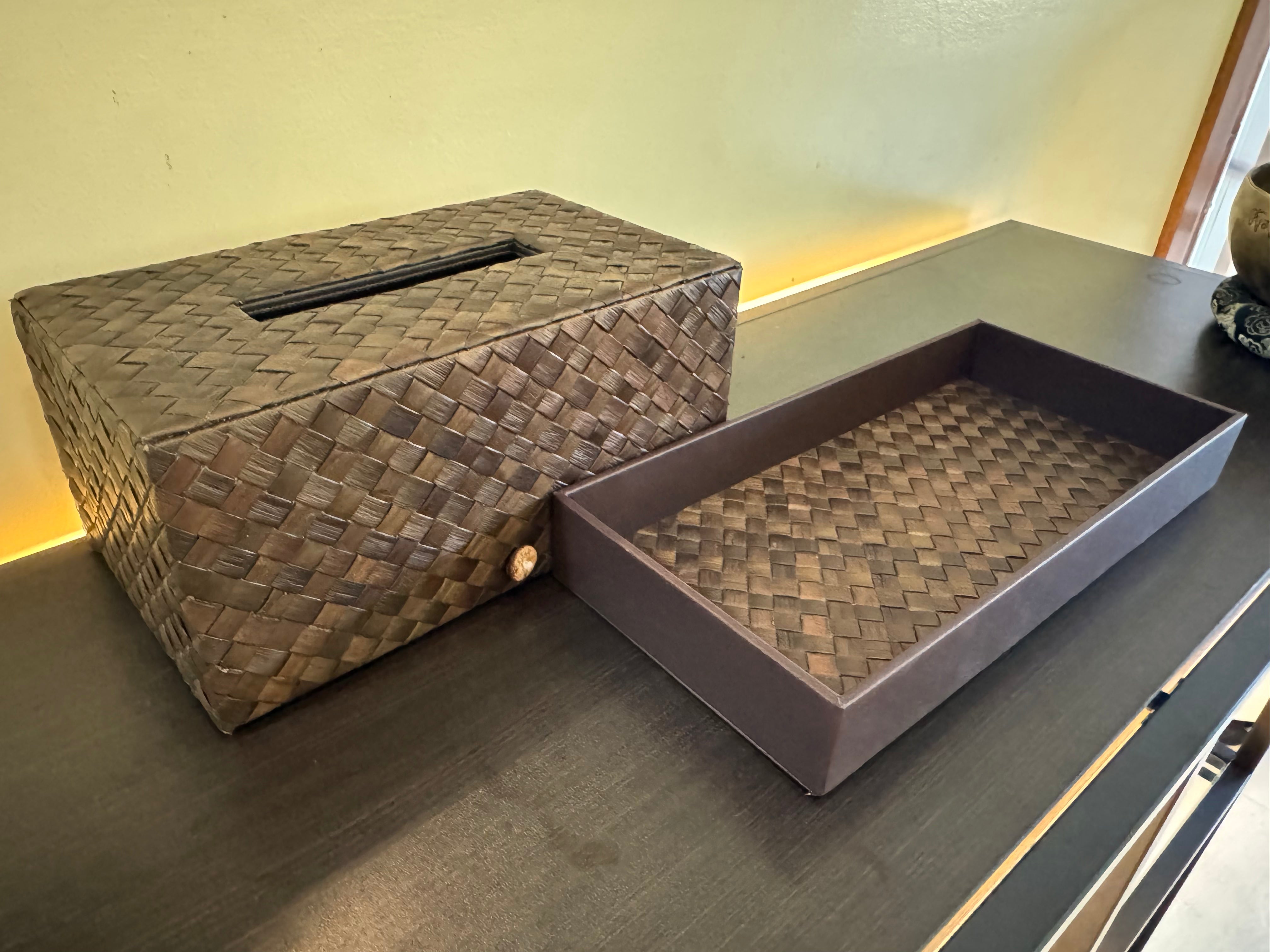 Tissue Box and Vanity Tray in Brown Pandan
